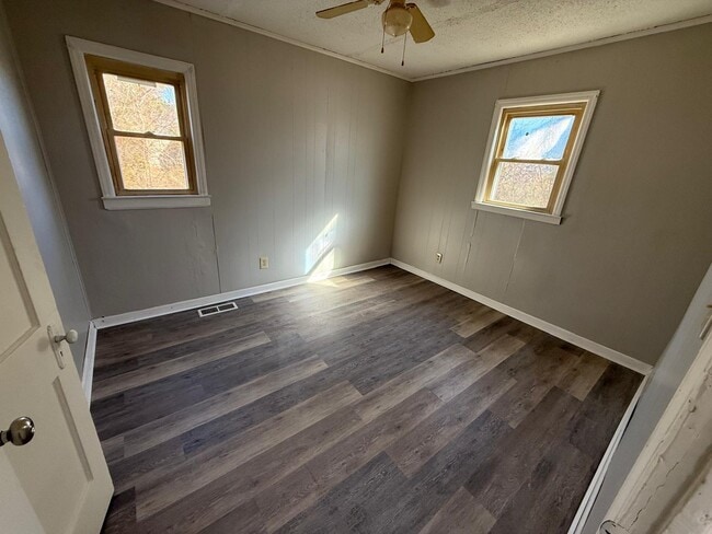 Building Photo - 2405 Fala St