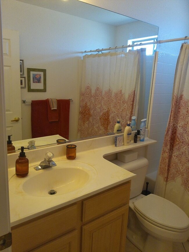 Building Photo - Seasonal Winter Rental Nov 1st to April 30...