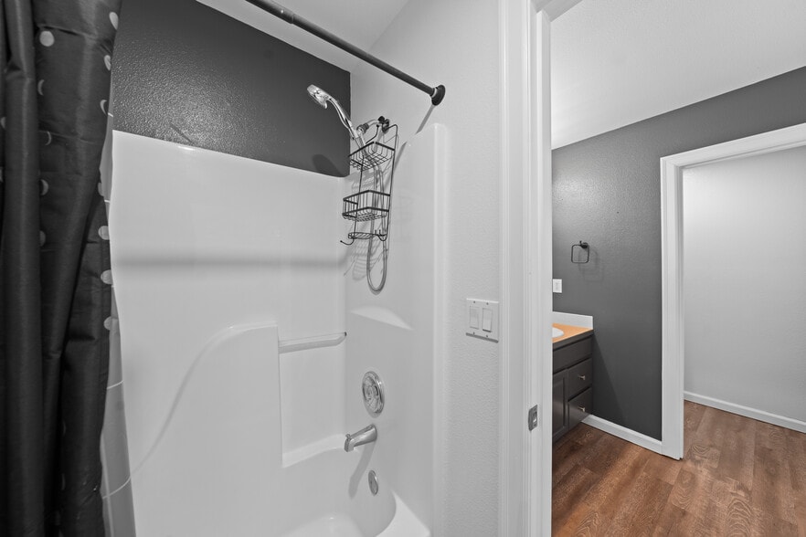 Building Photo - 2275 NE Nuttail Ct