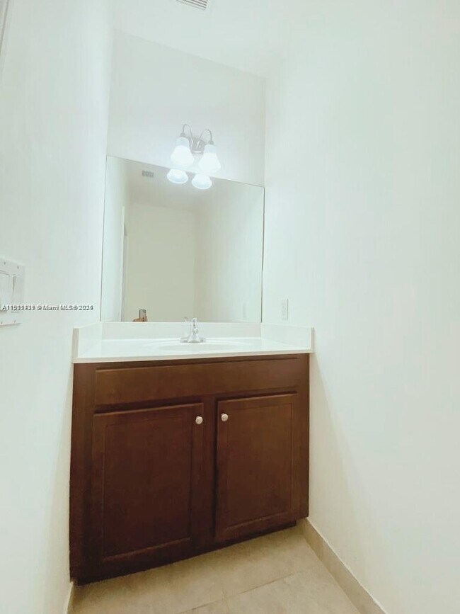 Building Photo - 290 NW 109th Ave