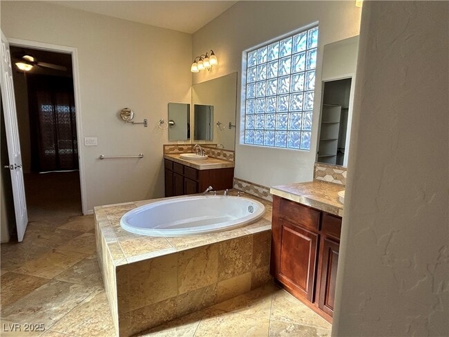 Building Photo - 2685 La Boutique St