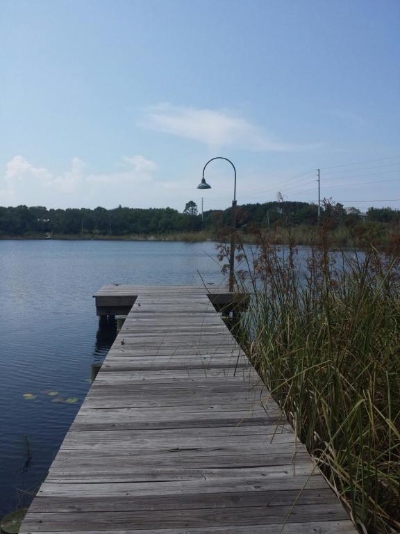 Building Photo - 70 Camp Creek Rd N