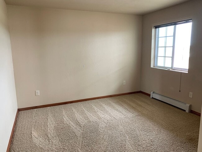Building Photo - 2 Bedroom, 2 bathroom apartment IMMEDIATE MOVE IN