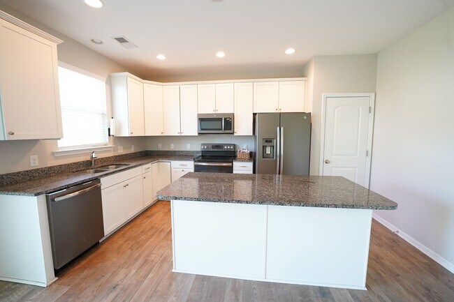 Building Photo - Coming Available!