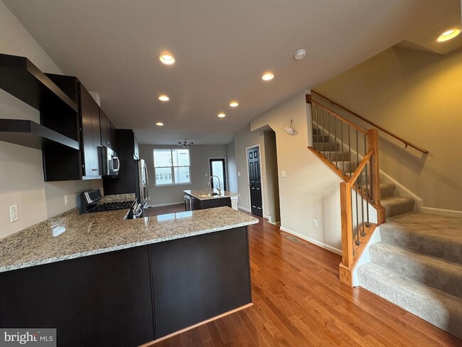 Building Photo - 42658 Alicia Terrace