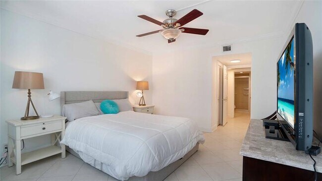 Building Photo - 3430 Galt Ocean Dr