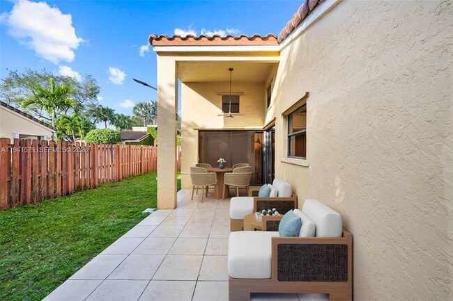 Building Photo - 449 SW 88th Pl