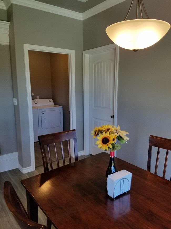 Building Photo - 8037 Pavo Real St