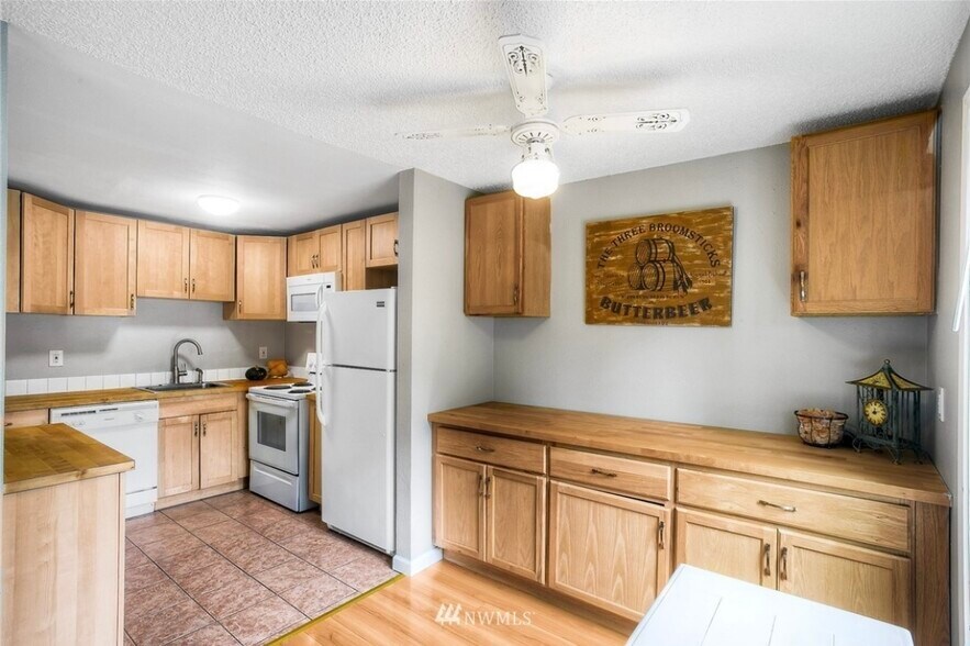 Building Photo - 10435 13th Avenue Ct S