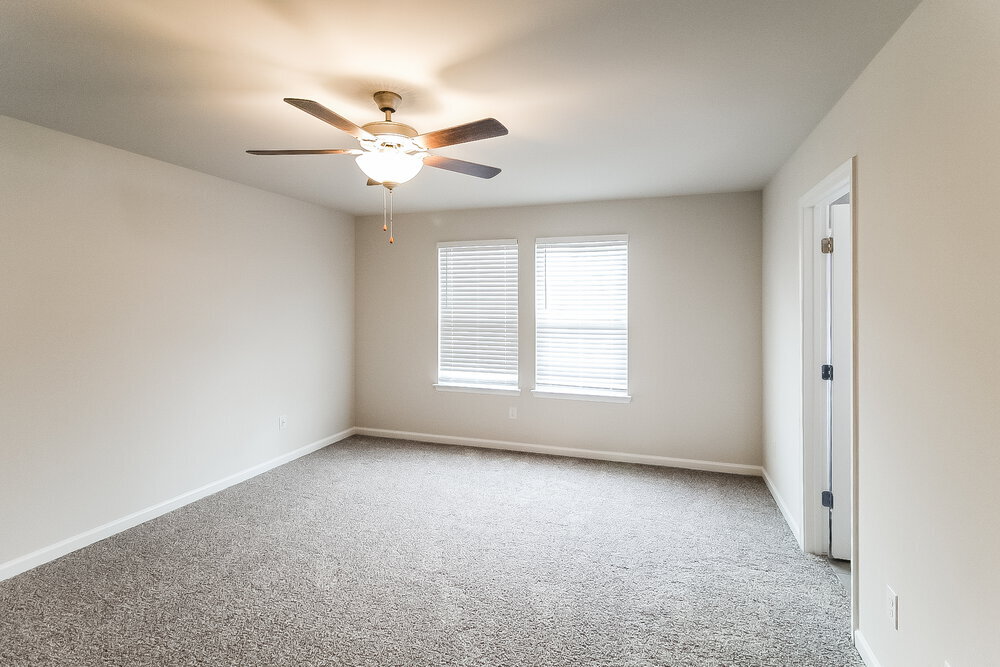 Building Photo - 859 Sara Mdw Rd