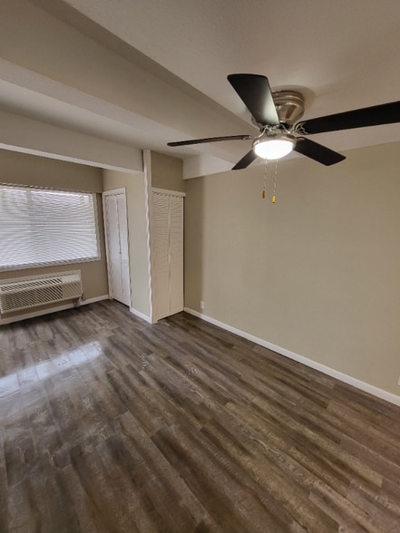 Building Photo - 734 N Country Acres Ave