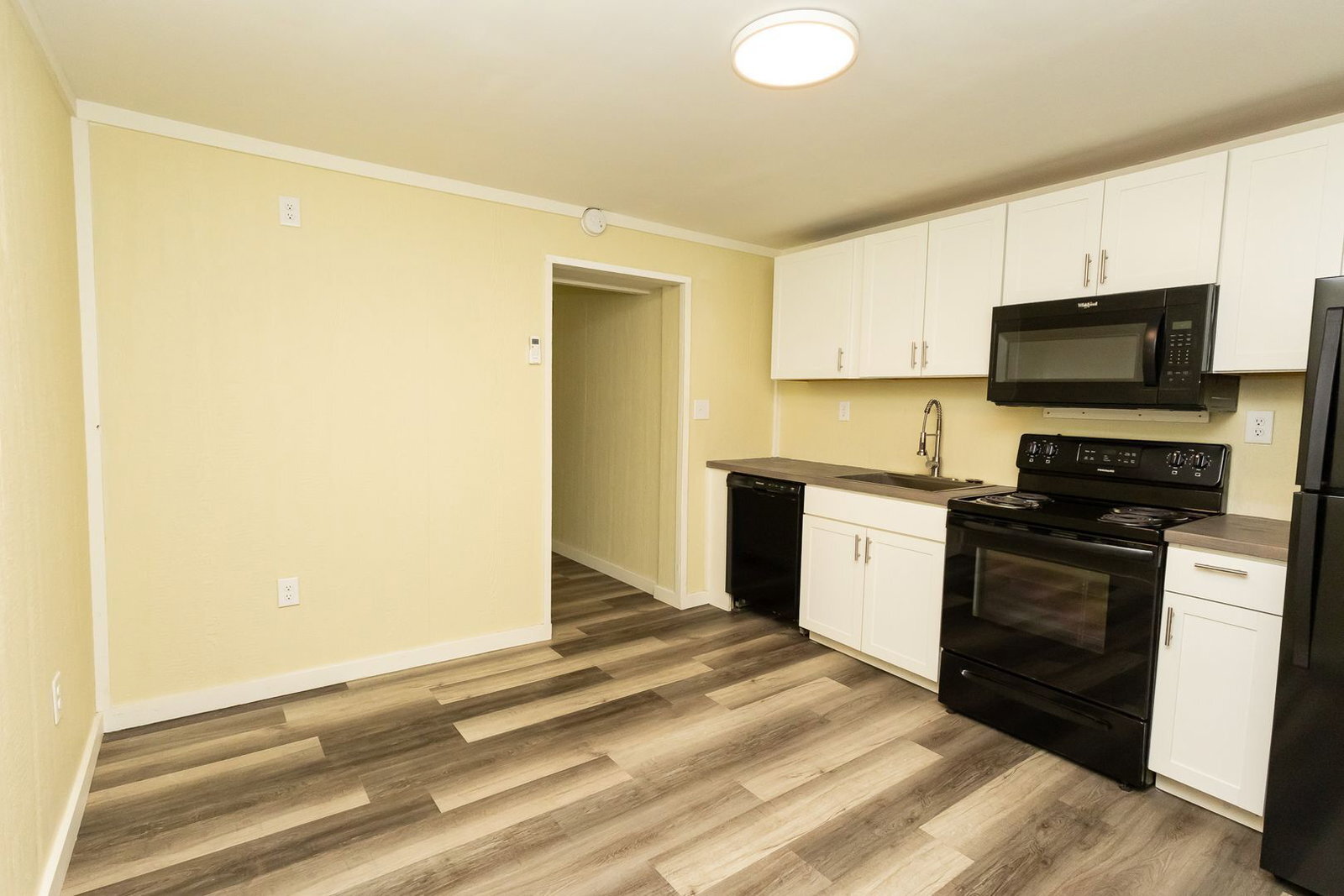 Building Photo - 5640 US-41
