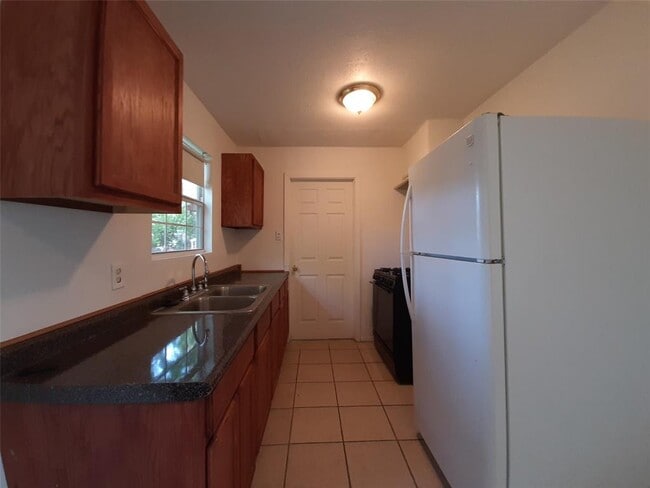 Building Photo - 10322 Rosehaven Dr