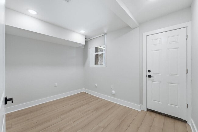 Building Photo - 1205 Hillside Pl