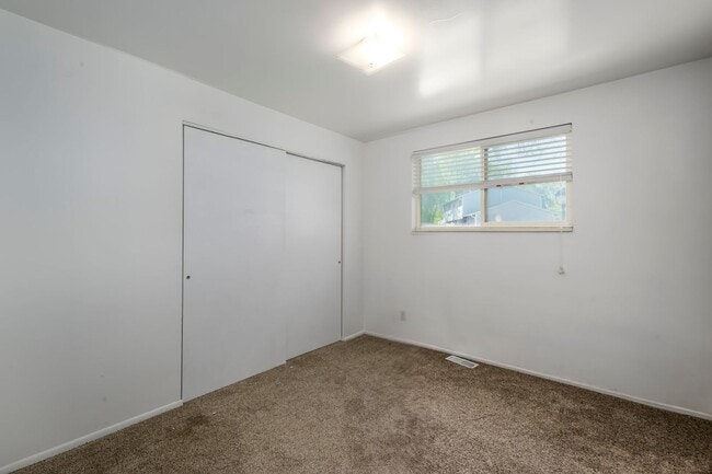 Building Photo - 259 E 8355 S