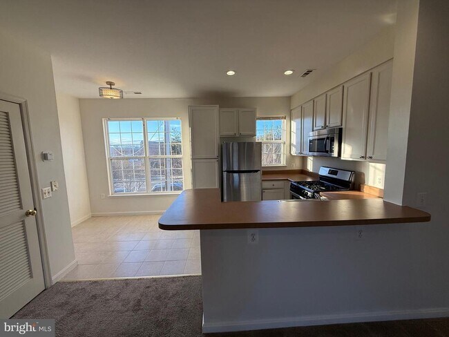 Building Photo - 22976 Fontwell Square