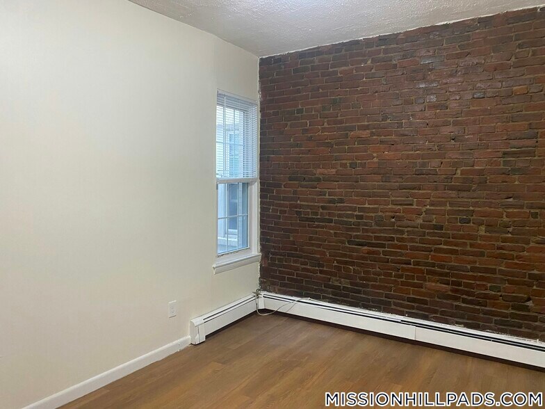 Building Photo - 62 S Huntington Ave