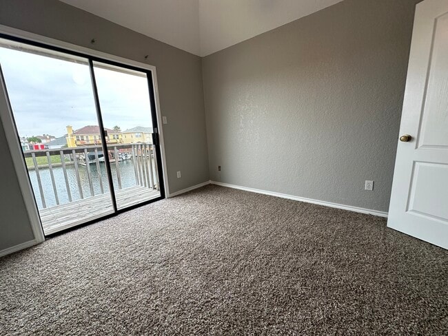 Building Photo - 15325 Mutiny Ct
