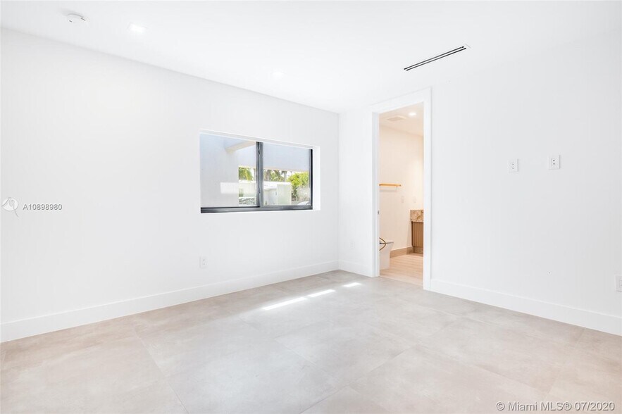 Building Photo - 13306 SW 58th Ct