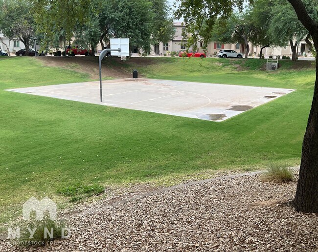 Building Photo - 2507 N 148th Dr