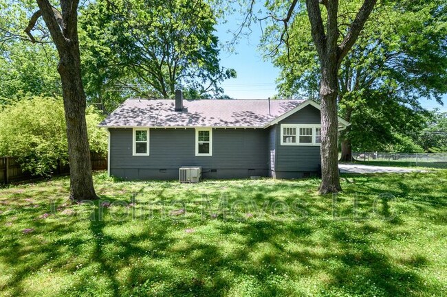 Building Photo - 306 Powell St