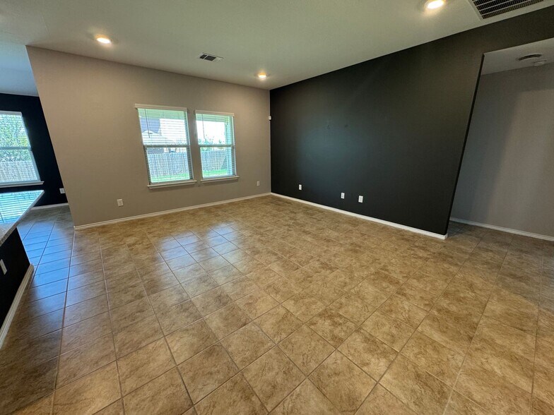 Building Photo - 9612 Murandy Dr
