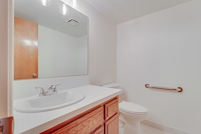 Building Photo - 7330 Stockdale Hwy