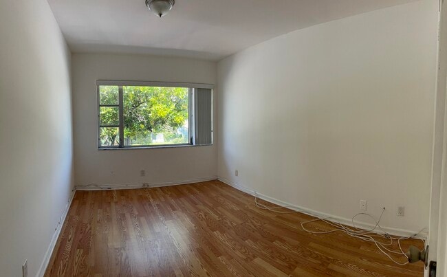 Building Photo - 5800 NE 22nd Way