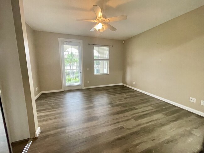 Building Photo - 1649 Napoli Dr W
