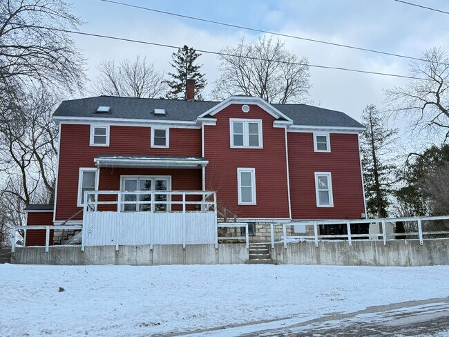 Building Photo - 1103 West Dr