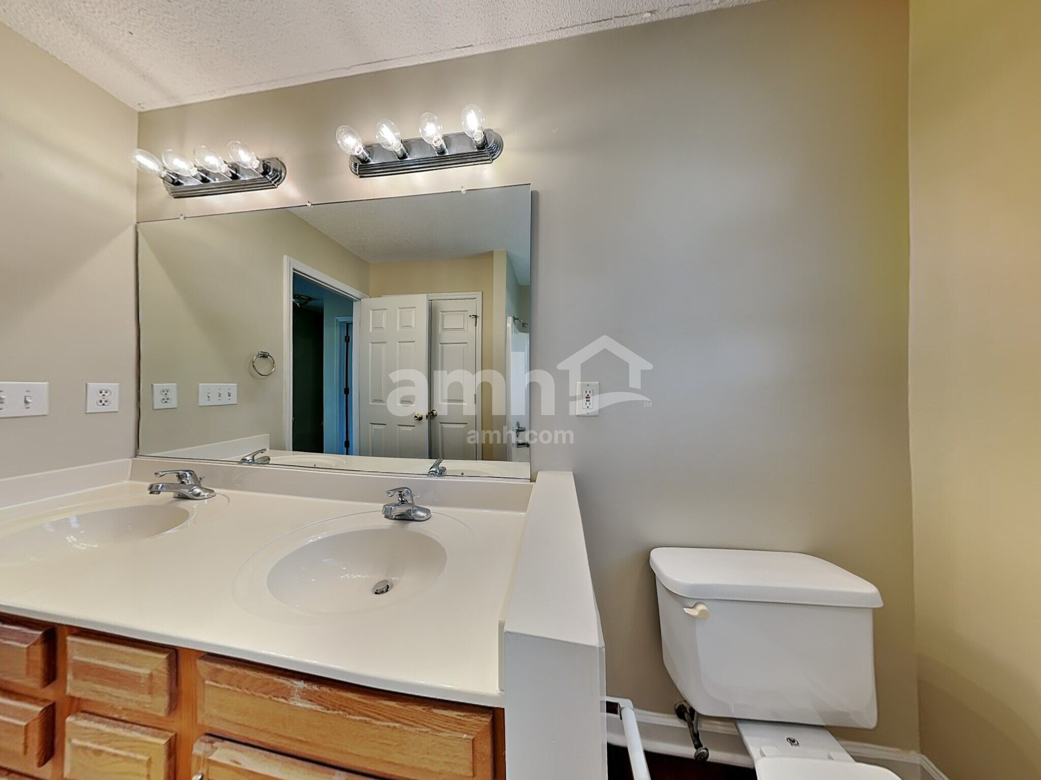 Building Photo - 6731 Fairwood Ct