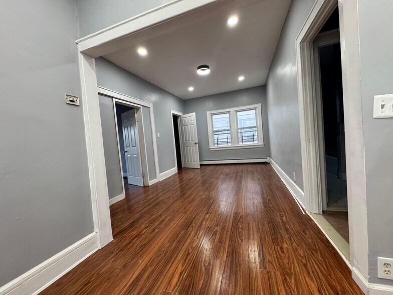 Building Photo - 51 Poe Ave