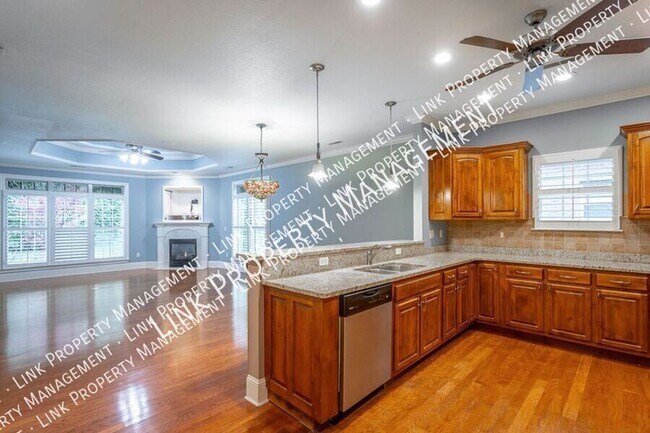 Building Photo - 7655 Lenox Trace Dr