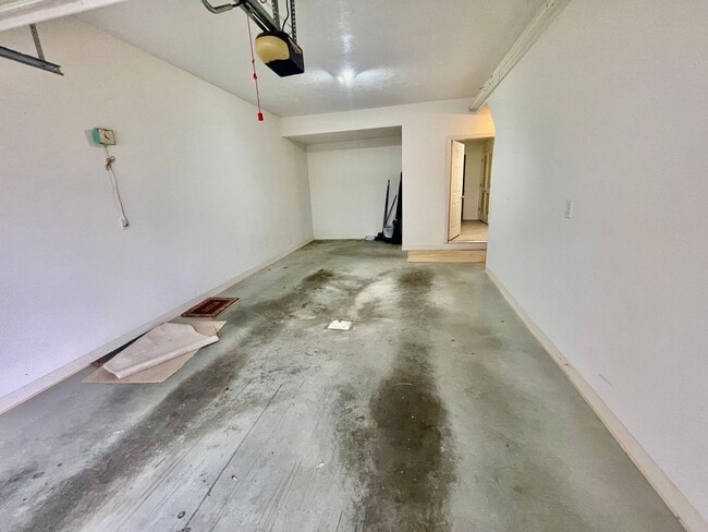 Building Photo - 2 bed 2 bath- Adams Point