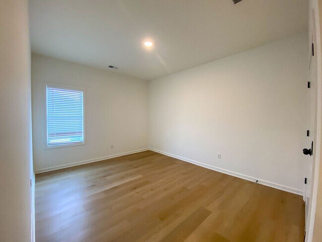 Building Photo - 4 bedroom, 2 bath in Brighton TN near Brighton Middle School