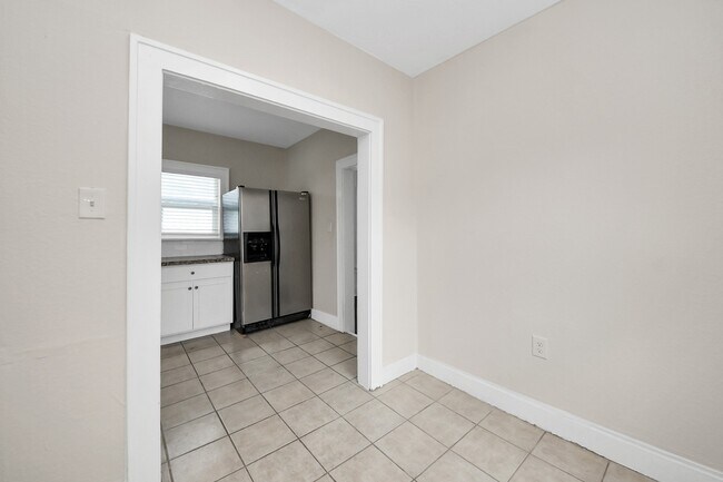 Building Photo - 2622 Rosedale St