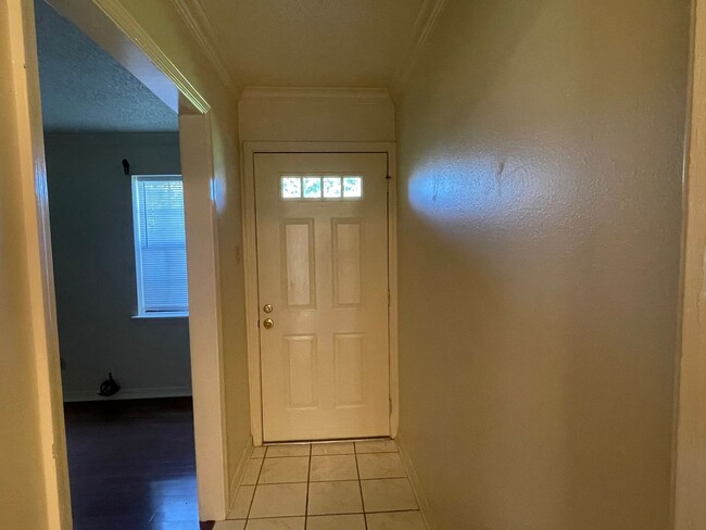Building Photo - Convince is the key! Make the call today!