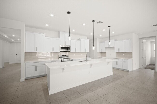 Building Photo - Gorgeous 4BR/3BA home in Island Forest Preserve