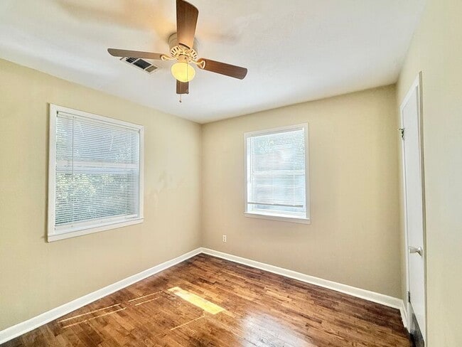 Building Photo - 8920 Lewis St