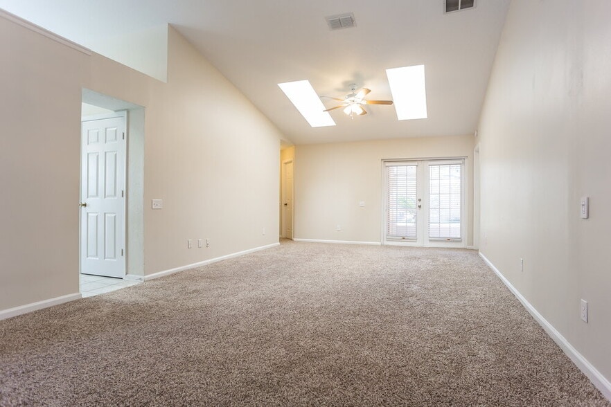 Building Photo - 354 Hanging Moss Cir