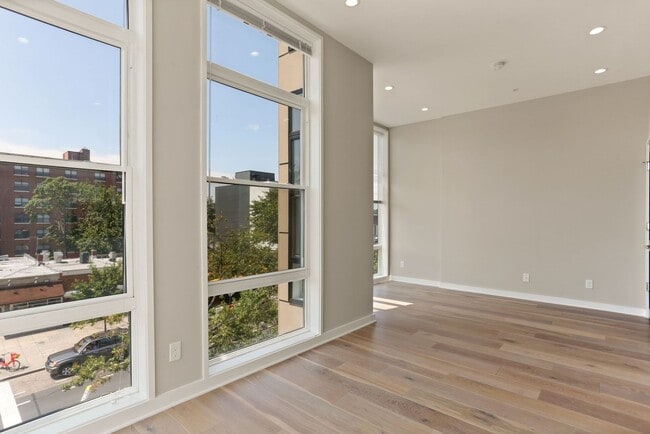 Building Photo - Available Now! Recent build! Professionally Managed// 2 bedroom 2 bathroom Luxury Condo// Petworth!