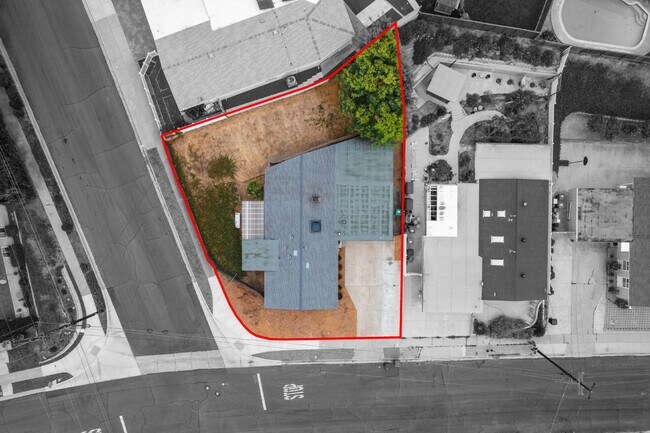 Building Photo - Coming Soon...San Diego 3 bed /2 bath Home w Garage, Enclosed Patios, Fireplace + Laundry Hookups