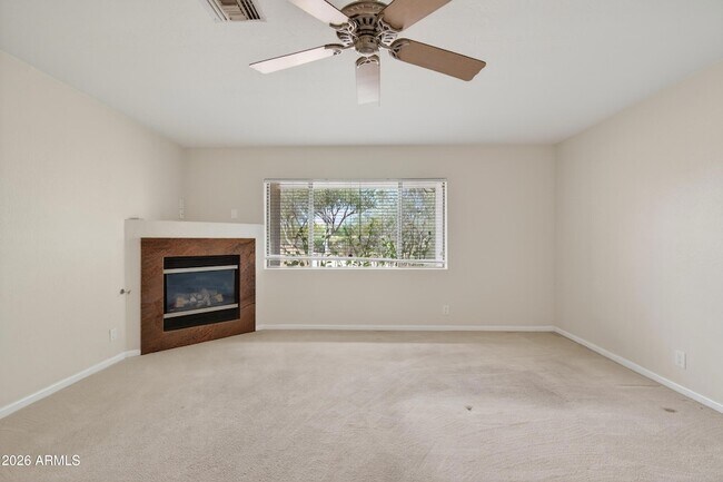 Building Photo - 8001 E Vista Bonita Dr