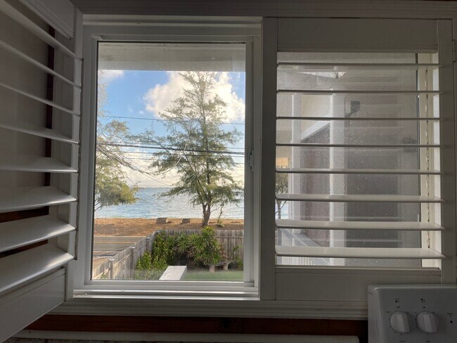Building Photo - Hauula