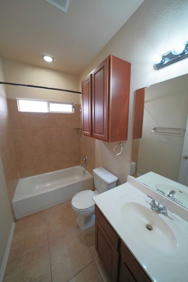 Building Photo - Immaculate Rental Now Available in Cibolo!...