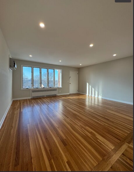 Building Photo - 639 Oakdene Ave