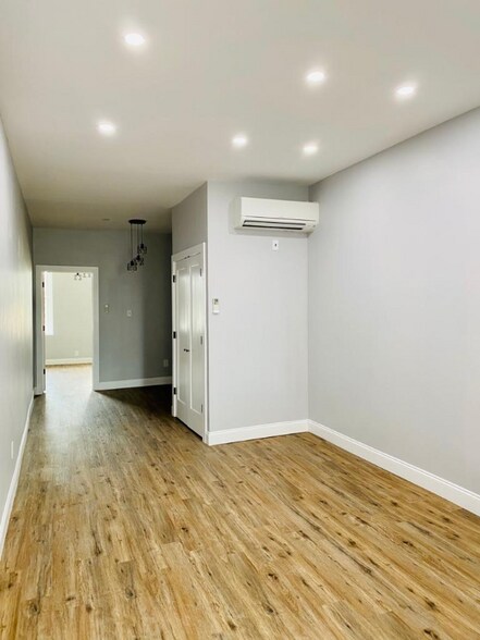Building Photo - 623 Willow Ave