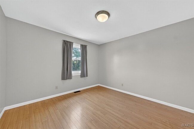 Building Photo - 3909 Golden Hills Dr