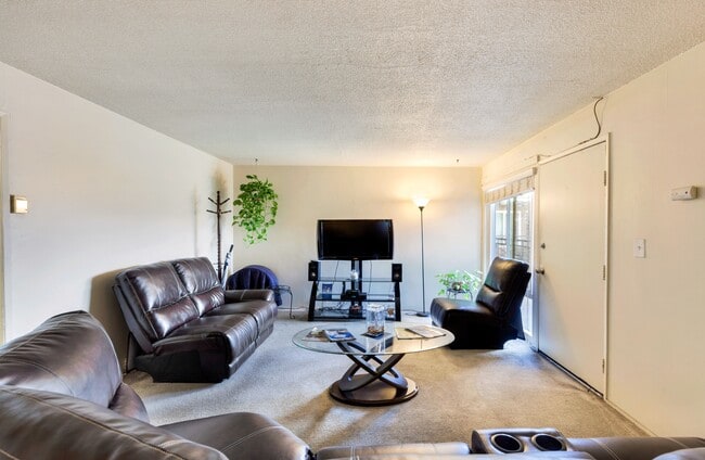 Building Photo - Del Amo Apts