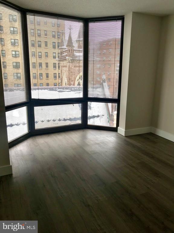 Building Photo - 2020 Walnut St